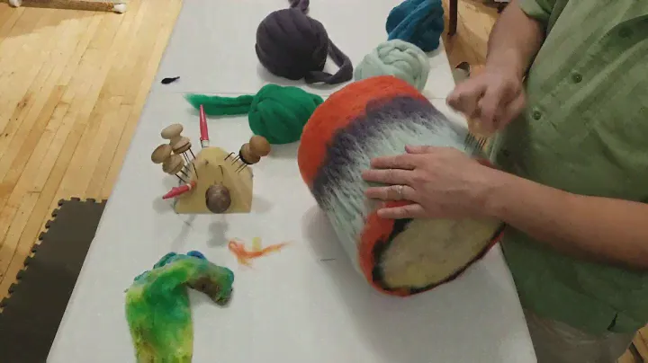 Needle to wet felt hat tutorial